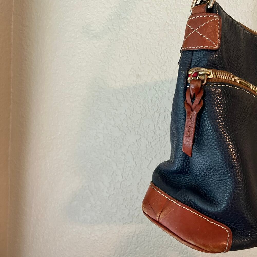 Dooney & Bourke Navy Brown Leather Crossbody Purse Bag Compartments Brass - Picture 5 of 8